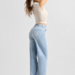 Jeans Blink Wide Barrel Soft Denim - Classic light blue von DAWN