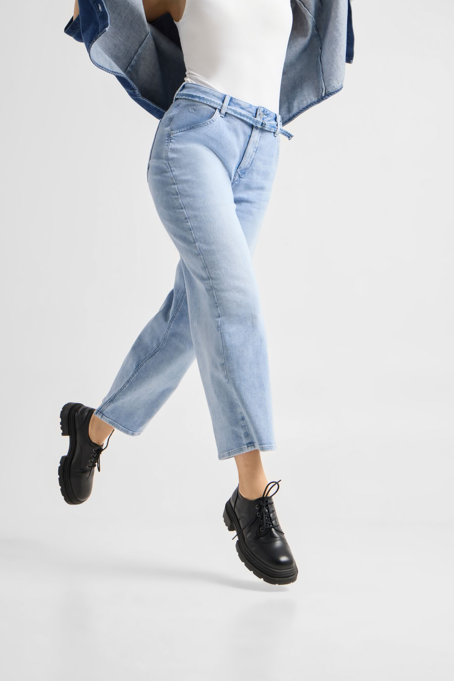 Jeans Blink Wide Barrel Soft Denim - Classic light blue von DAWN