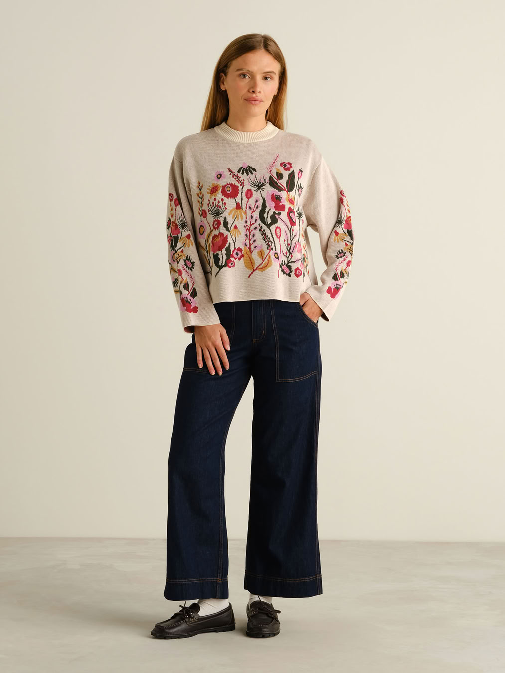 Pullover Limhamn Folk Flower vanilla white von Dedicated. Pullover Limhamn Folk Flower vanilla white von Dedicated.