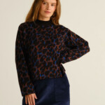 Pullover Limhamn Leopard multi color von Dedicated. Pullover Limhamn Leopard multi color von Dedicated.