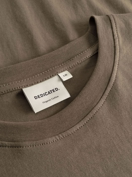 T-shirt Stockholm Perch EMB bungee green von Dedicated.