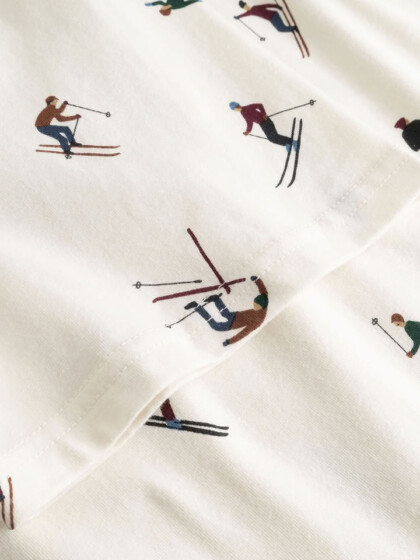T-shirt Stockholm Ski Team AOP whisper white von Dedicated.