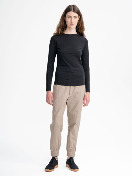 Longsleeve Dhivya schwarz von MELAWEAR