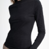 Longsleeve Dhivya schwarz von MELAWEAR