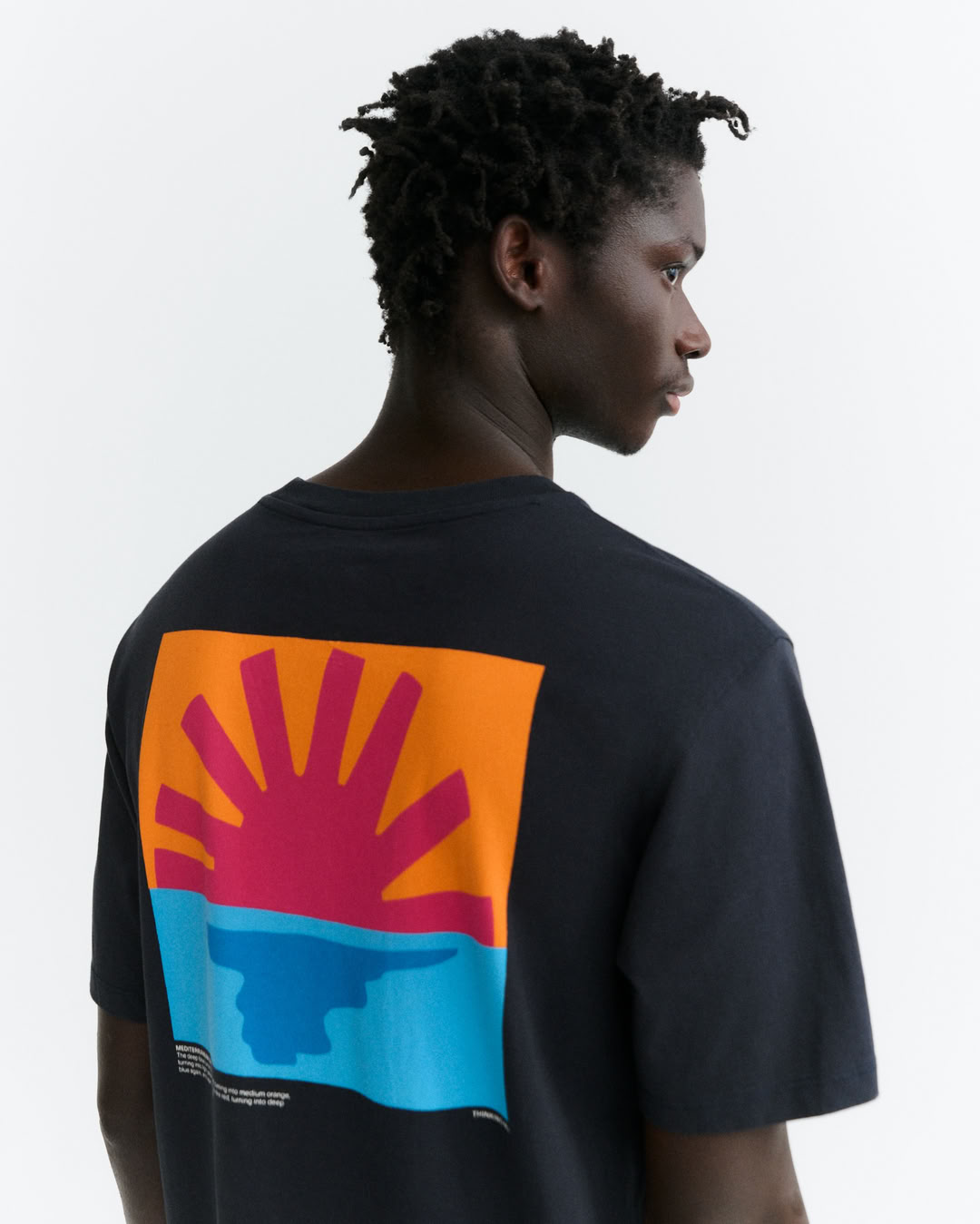 T-Shirt Zach Mediterranen Sunrise navy von Thinking MU T-Shirt Zach Mediterranen Sunrise navy von Thinking MU