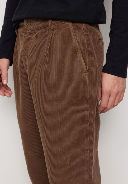 Chino Oak Corduroy coffee brown von recolution