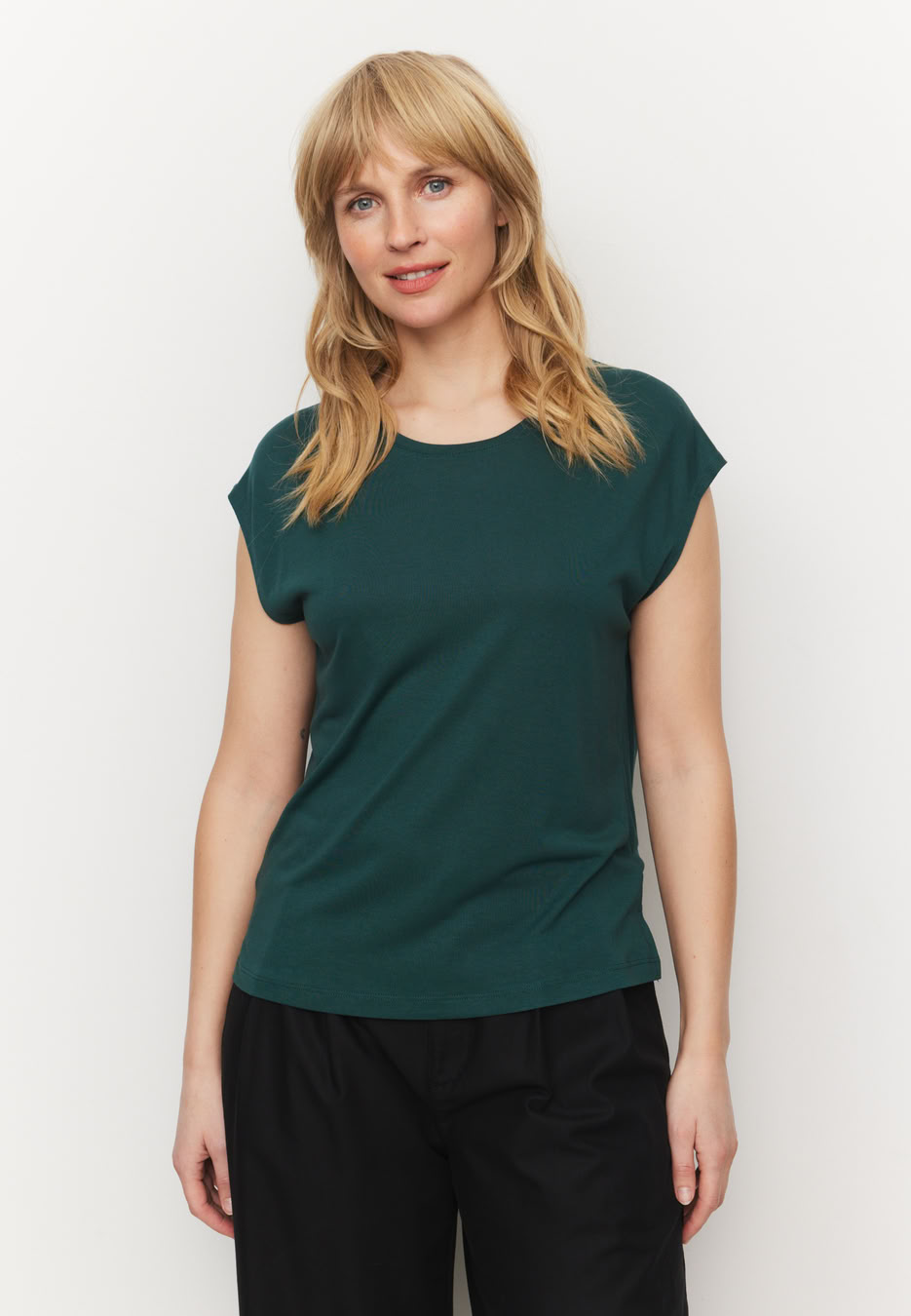 T-Shirt Mithila deep green von recolution